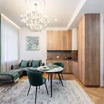 Poppy Apartments